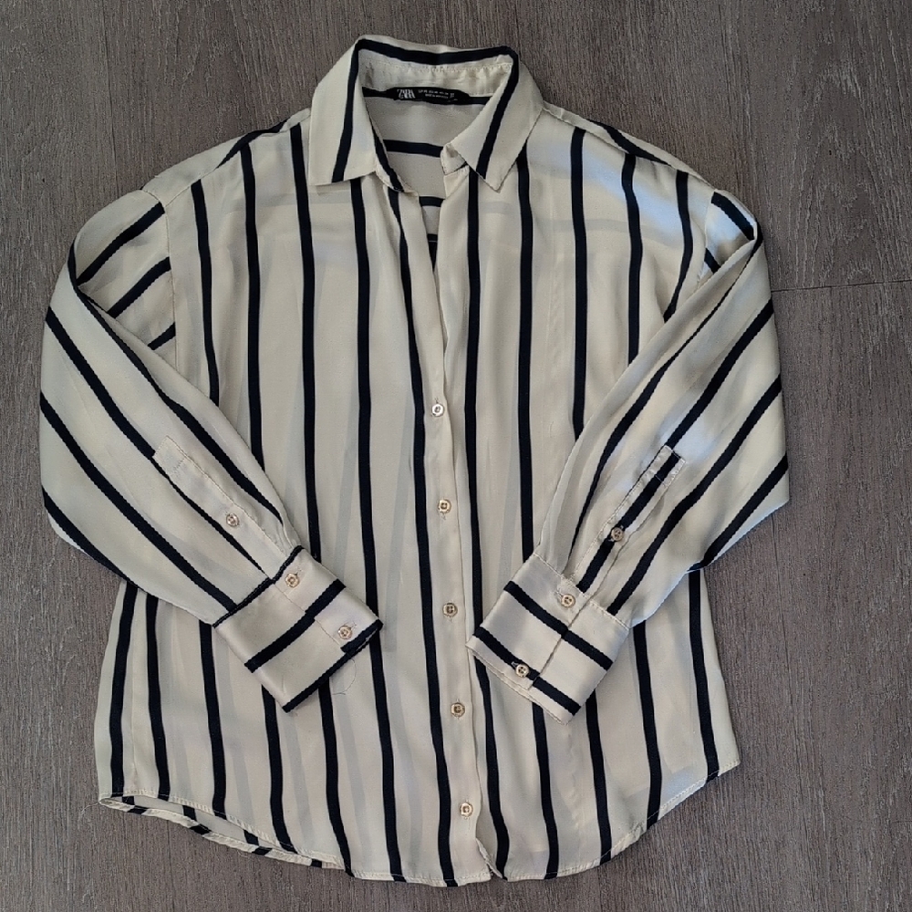 Zara Women's Blue and White Striped Shirt